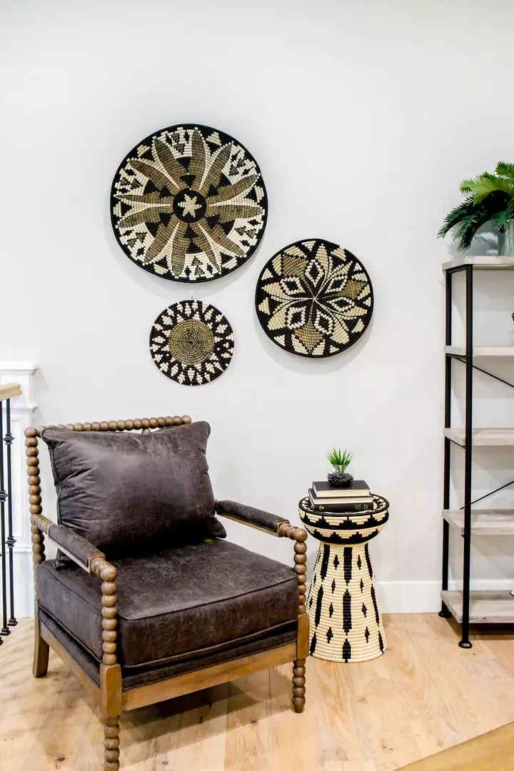 KAZI Home Goods Black Fleur Plate 2 KAZI Home Goods Black Fleur Plate