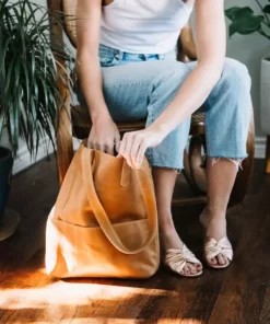 Purse & Clutch Outside Pockets Handbag - Caramel