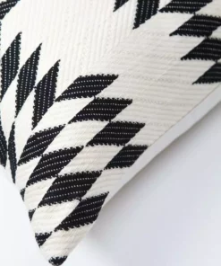 Archive New York Almolonga Lumbar Pillow - White Quilt