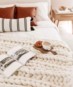 August Sage Chunky Wool Throw Blanket