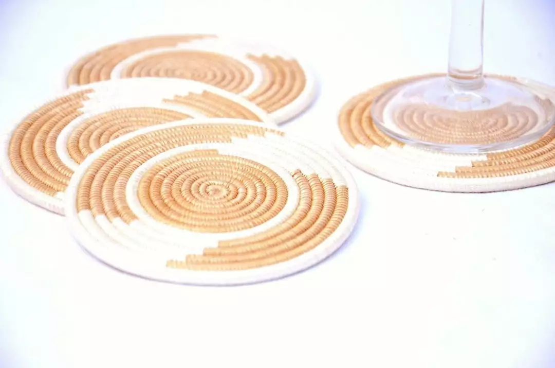 Azizi Life Woven Coaster Set - Tea + Natural White 2 Azizi Life Woven Coaster Set - Tea + Natural White