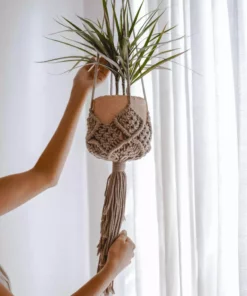 Ceremonia Darling Macramé Plant Hanger - Cafecito