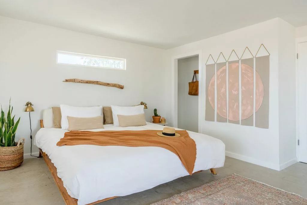 Conejo & Co Oso Wall Hanging - Himalayan Salt Home Goods 3 Conejo & Co Oso Wall Hanging - Himalayan Salt Home Goods