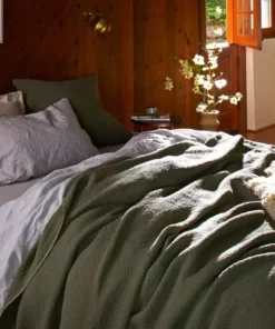 Coyuchi Cascade Matelasse Blanket - Moss