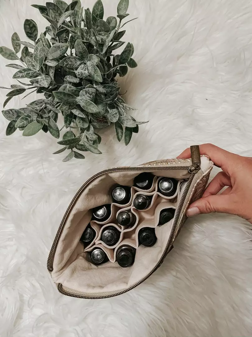 Carry Courage Accessories Creator Cork Essential Oils Bag - Silver 3 Carry Courage Accessories Creator Cork Essential Oils Bag - Silver