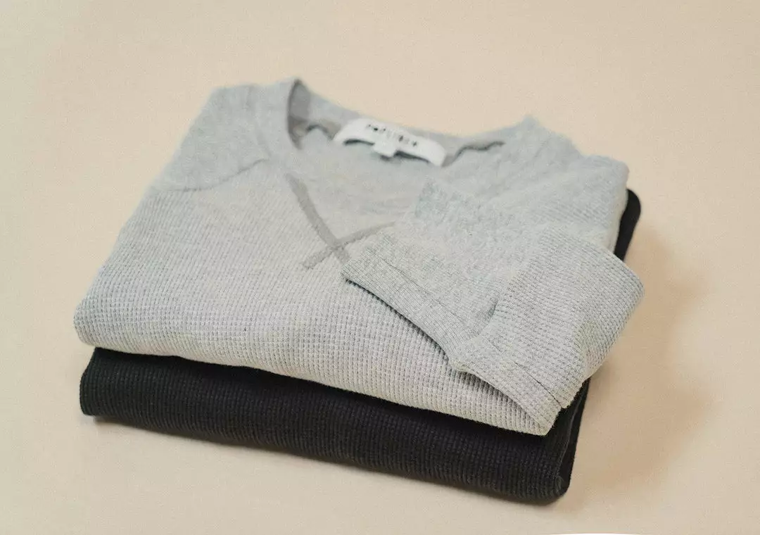 Poplinen Gloria Waffle Thermal Top - Heather Gray 4 Poplinen Gloria Waffle Thermal Top - Heather Gray