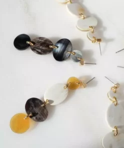 Hathorway Xinh Xan Horn Earrings - Light 5 Hathorway Xinh Xan Horn Earrings - Light