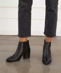 Nisolo Heeled Chelsea Boot - Black Shoes