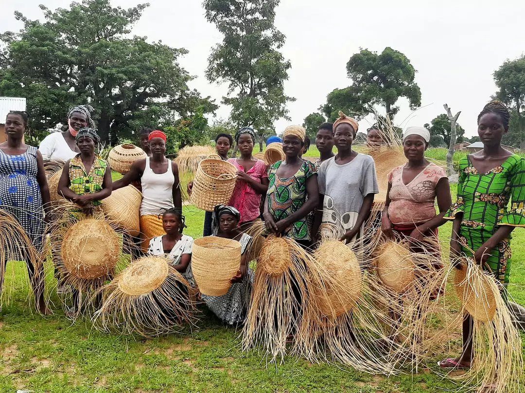 KAZI Extra Large Checkered Black Grass Planter Home Goods 3 KAZI Extra Large Checkered Black Grass Planter Home Goods