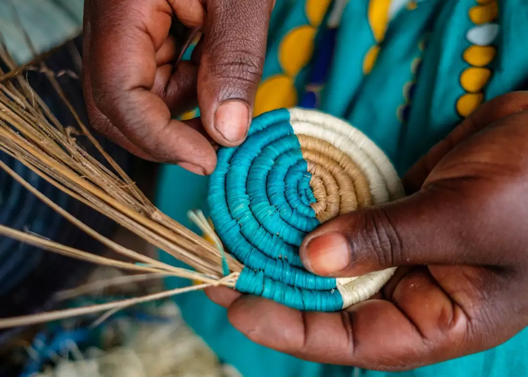 KAZI Jumbo Amelia Burgundy Wall Plate 4 KAZI Jumbo Amelia Burgundy Wall Plate