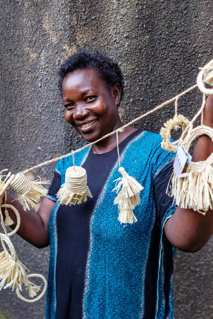 KAZI Bold All Natural Shapes Garland Home Goods 4 KAZI Bold All Natural Shapes Garland Home Goods