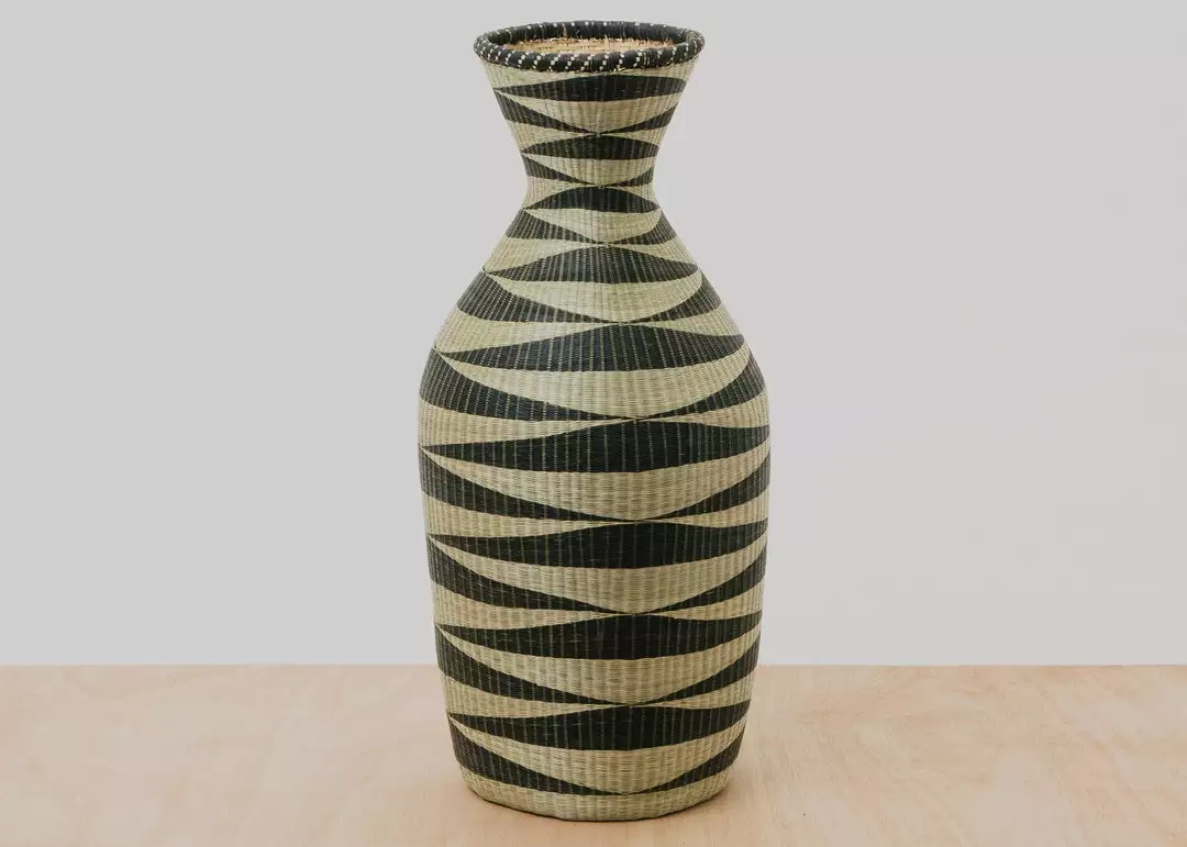 KAZI Huye Tall Floor Vase I 1 KAZI Huye Tall Floor Vase I