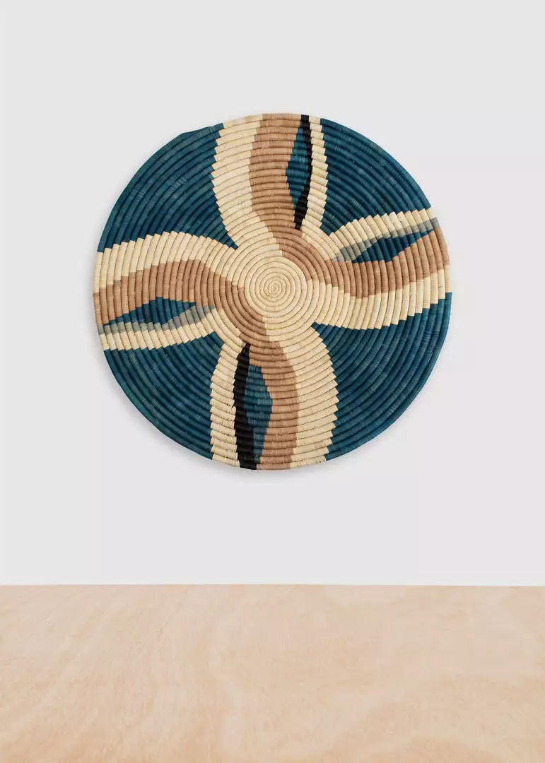 KAZI Nicola Camel Wall Plate I 1 KAZI Nicola Camel Wall Plate I