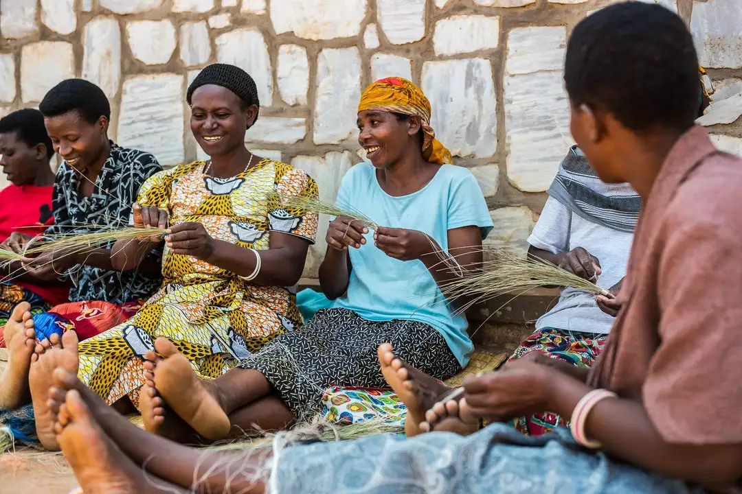 KAZI Vivid Viola Mwiba Planter 2 KAZI Vivid Viola Mwiba Planter