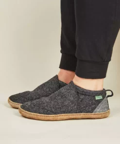 Kyrgies Men's Wool Tengries Slippers - Charcoal
