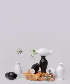 Middle Kingdom Mini Porcelain Vase 9