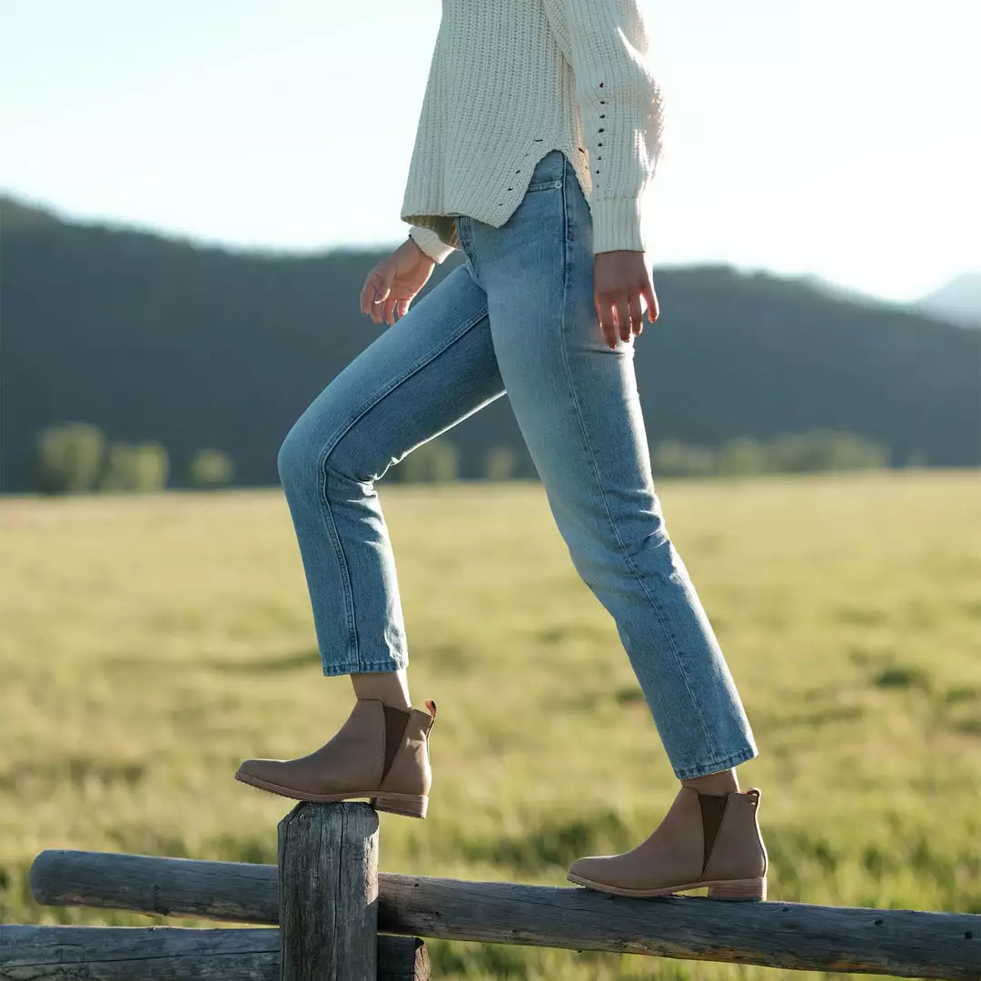 Nisolo Everyday Chelsea Boot - Almond Best Sellers 6 Nisolo Everyday Chelsea Boot - Almond Best Sellers