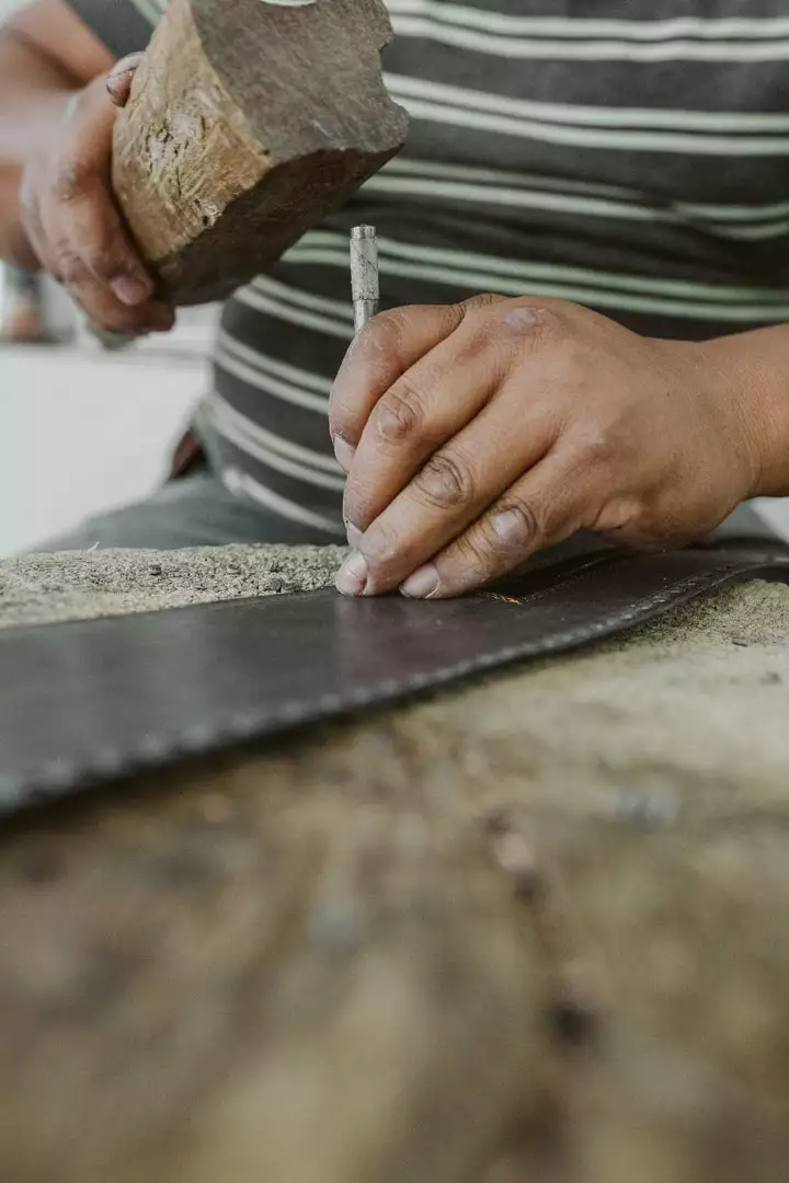 Purse & Clutch Embossed Circle Crossbody - Charcoal Accessories 6 Purse & Clutch Embossed Circle Crossbody - Charcoal Accessories