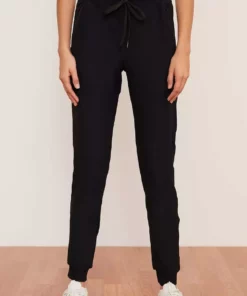 Wolven Activewear + Athleisure Recycled Jogger - Onyx