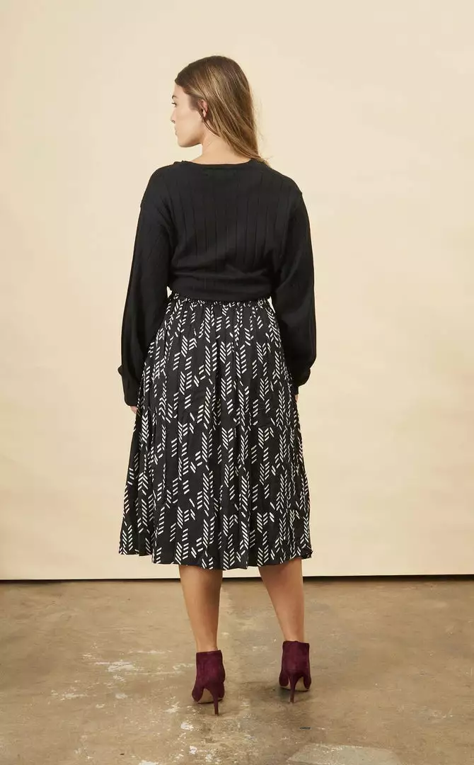 Symbology Sale Stylized Feather Modal Midi Skirt - Black + Cream 4 Symbology Sale Stylized Feather Modal Midi Skirt - Black + Cream