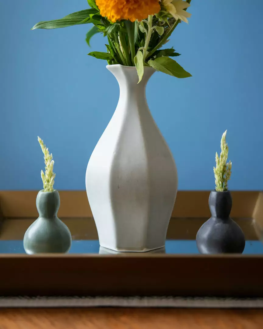 The Bright Angle Table Vase - Mica Black Home Goods 5 The Bright Angle Table Vase - Mica Black Home Goods