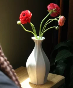 The Bright Angle Table Vase - Silk White