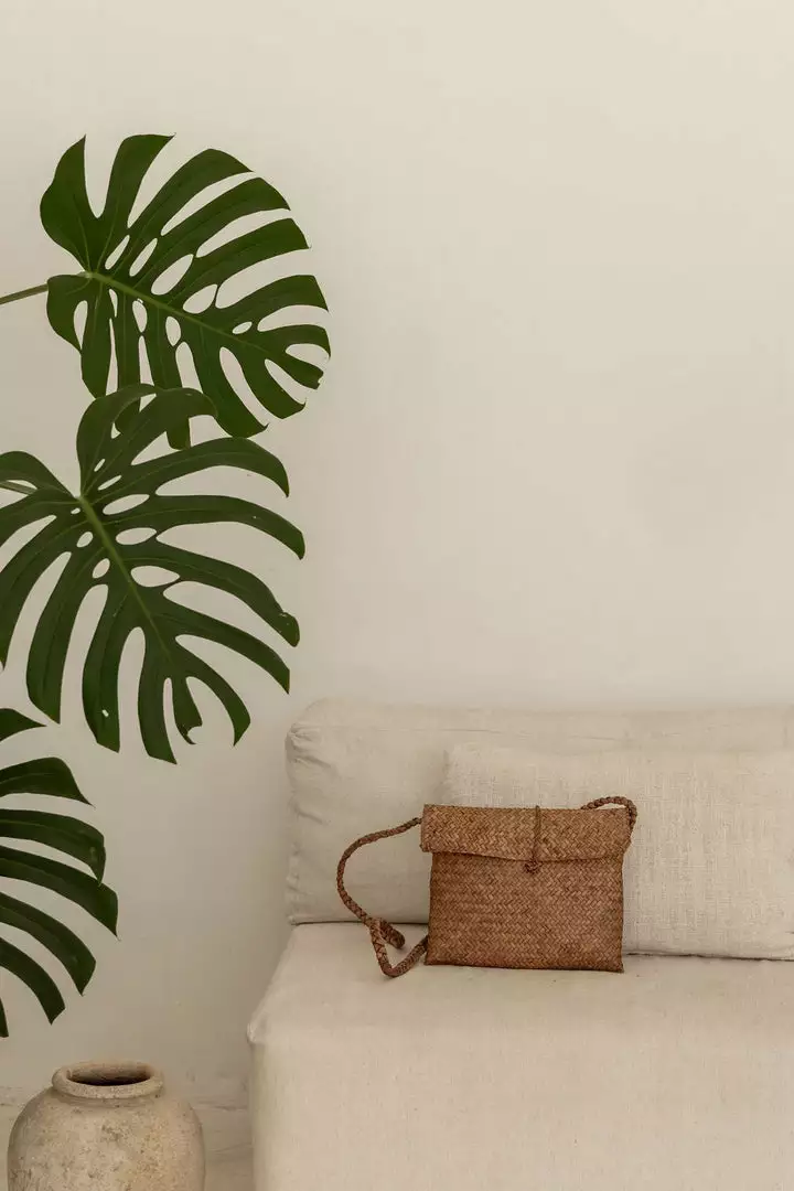 Village Thrive Amber Woven Seagrass Crossbody Bag 4 Village Thrive Amber Woven Seagrass Crossbody Bag