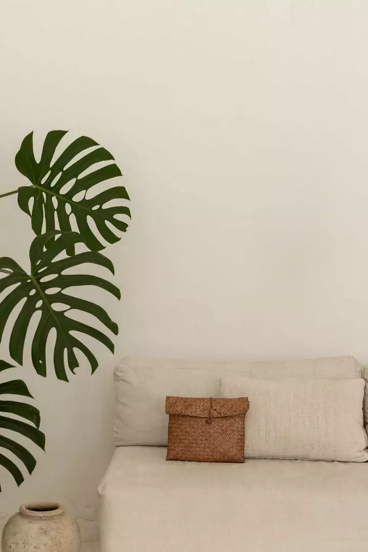 Village Thrive Amber Woven Seagrass Crossbody Bag 5 Village Thrive Amber Woven Seagrass Crossbody Bag