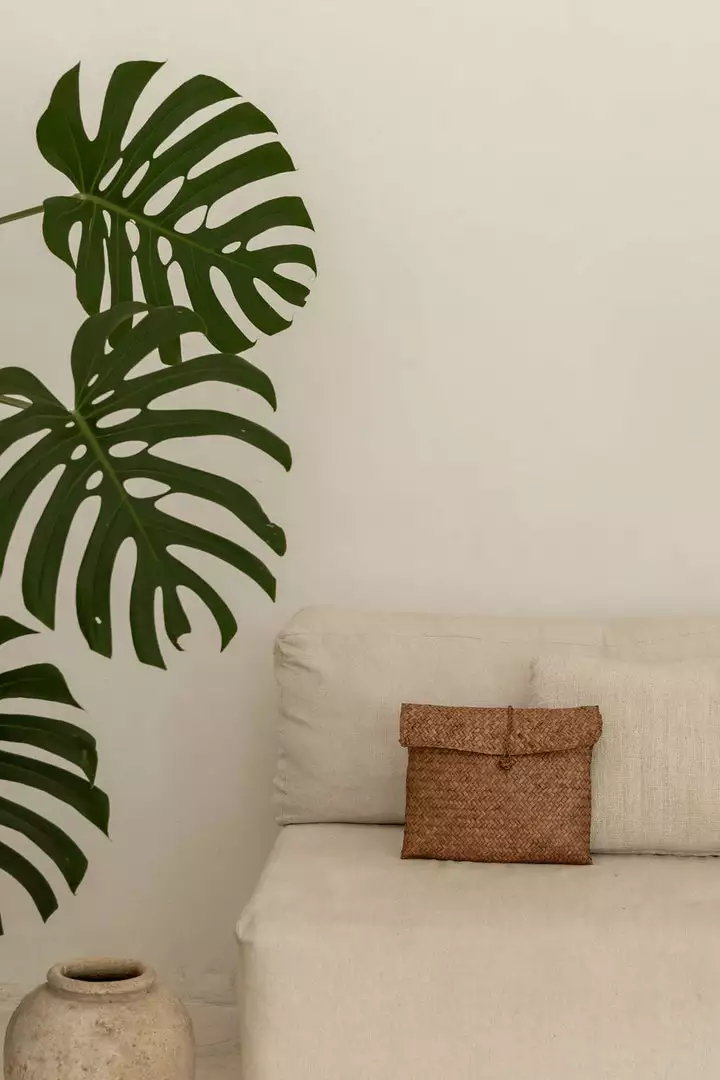 Village Thrive Amber Woven Seagrass Crossbody Bag 6 Village Thrive Amber Woven Seagrass Crossbody Bag