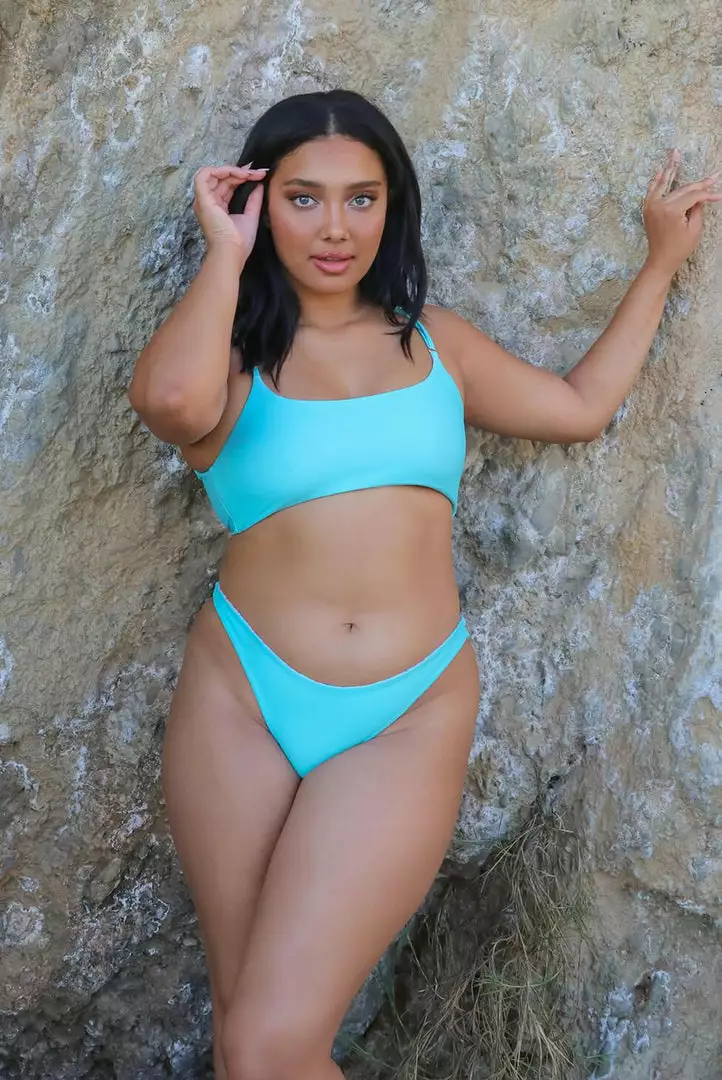 Wolven Reversible Ruched Recycled Swimsuit Top - Amalfi 8 Wolven Reversible Ruched Recycled Swimsuit Top - Amalfi