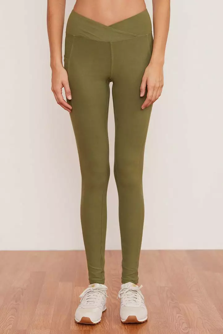 Wolven Activewear + Athleisure Recycled Crossover Pocket Legging - Eucalyptus 3 Wolven Activewear + Athleisure Recycled Crossover Pocket Legging - Eucalyptus