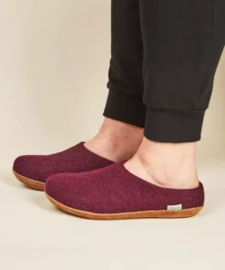 Kyrgies Women's Molded Sole Low Back Wool Slippers - Plum