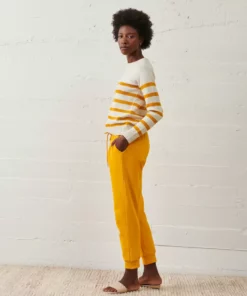 WVN Isle Crew Sweater Clothing