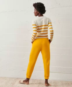 WVN Isle Crew Sweater Clothing